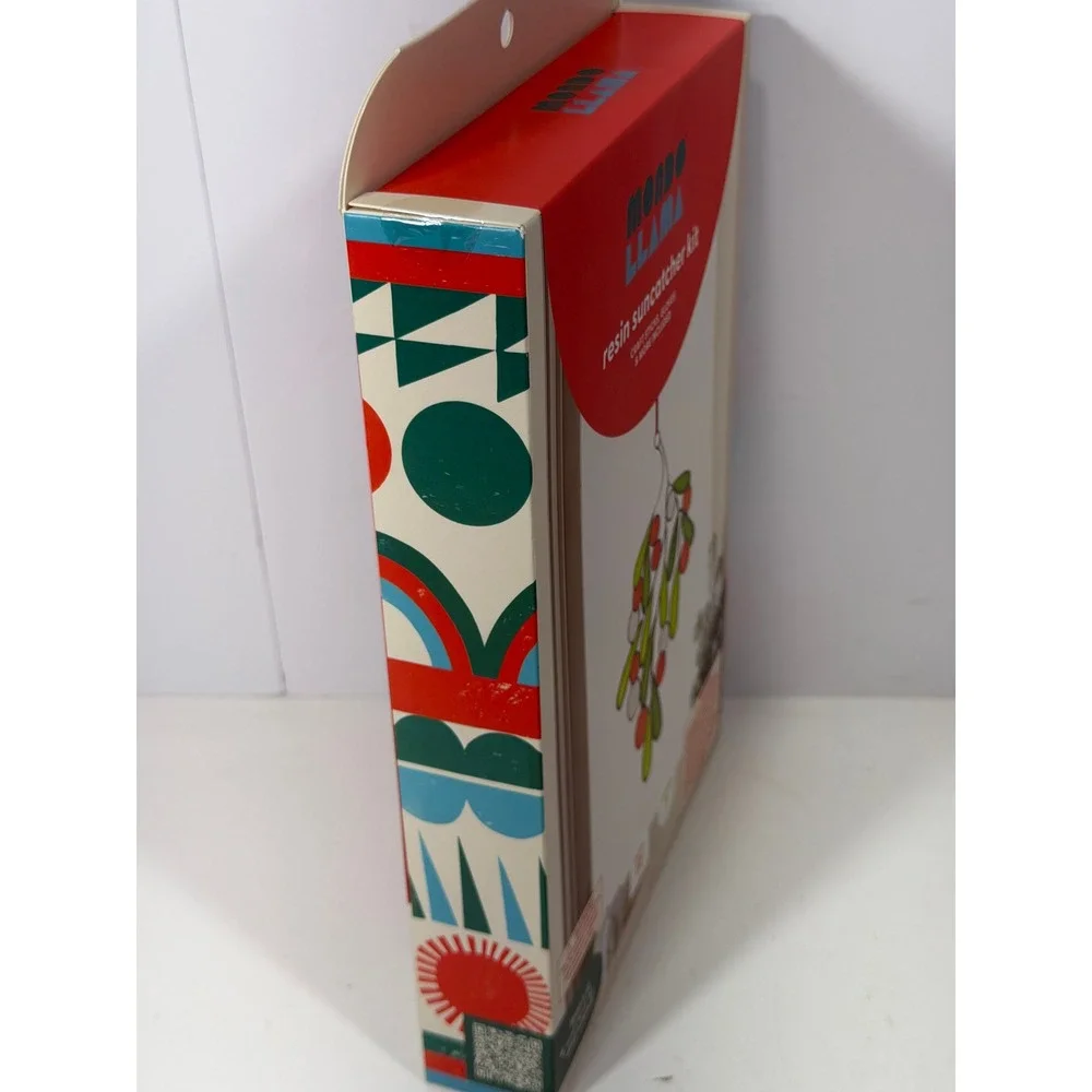 Mondo Llama Resin Suncatcher Kit Mistletoe Holiday DIY Craft Set Ages 14+ NEW‎